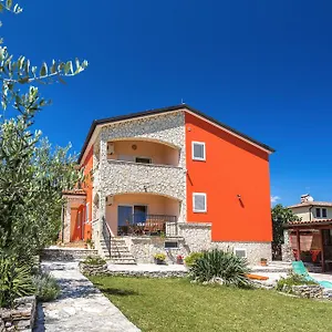 apartments-villa-orange.pula-hotels.org/